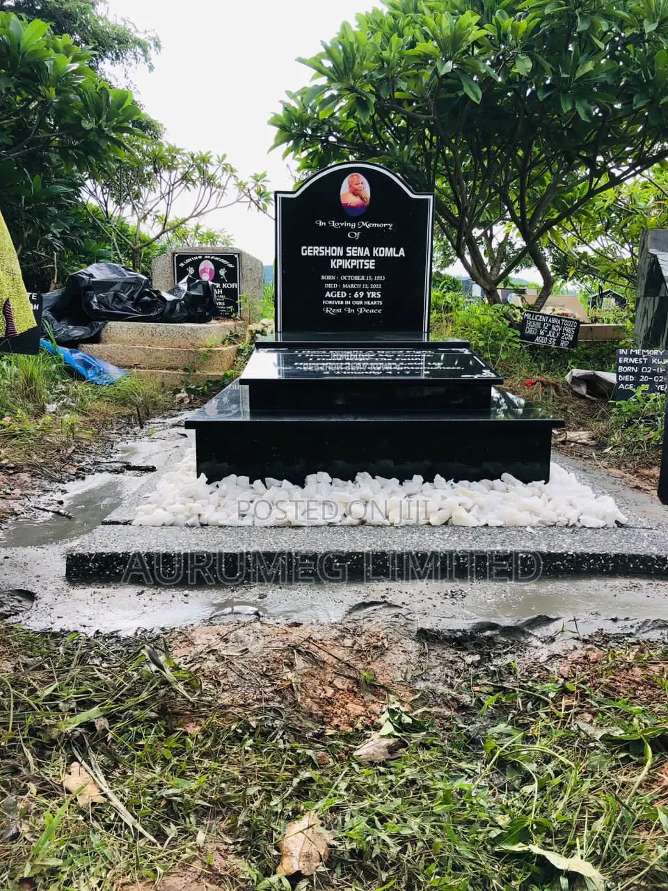 Neat Work Tombstones, Plaques and Headstones