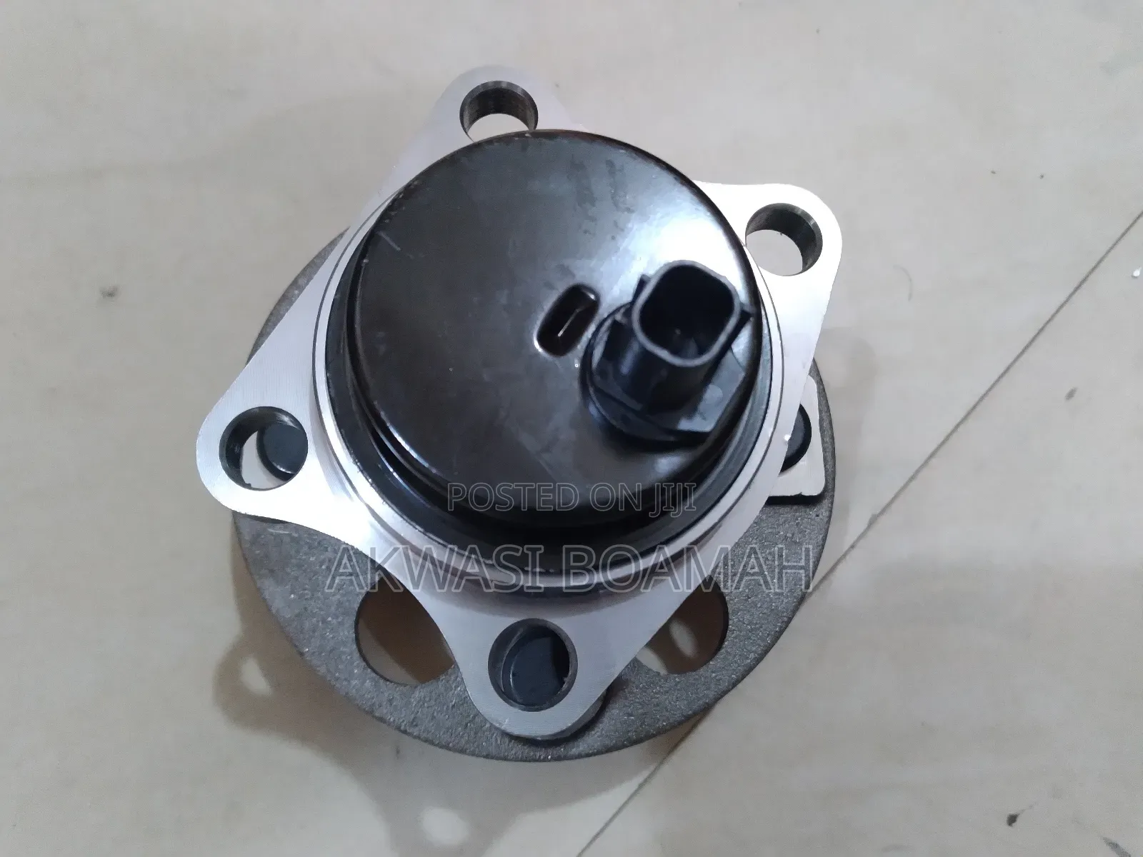 Toyota Yaris , Vitz Front Hub 1pc