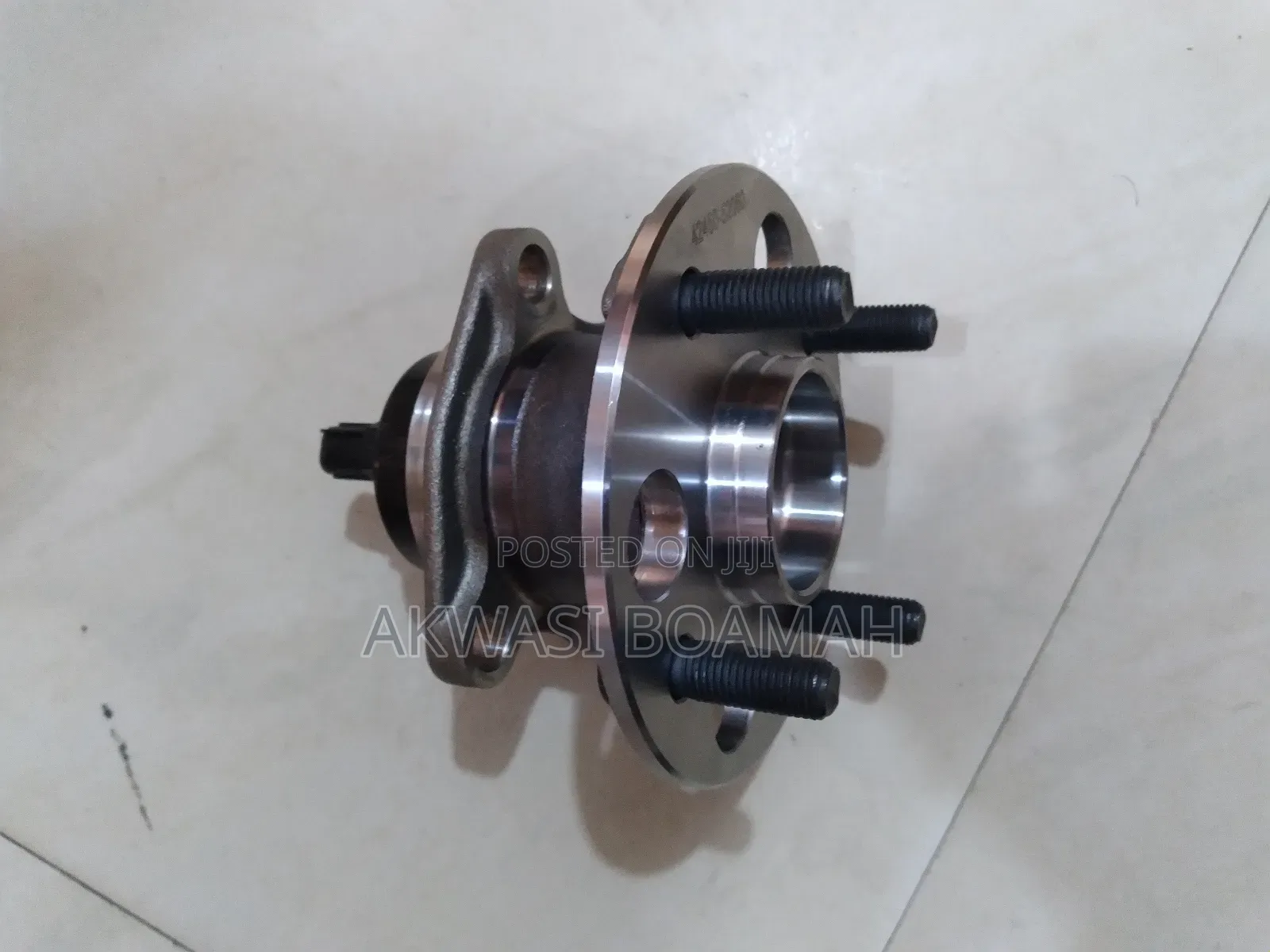 Toyota Yaris , Vitz Front Hub 1pc