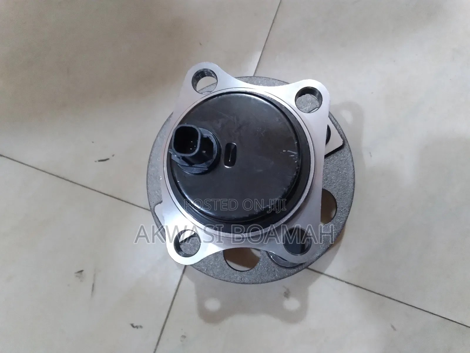 Toyota Yaris , Vitz Front Hub 1pc