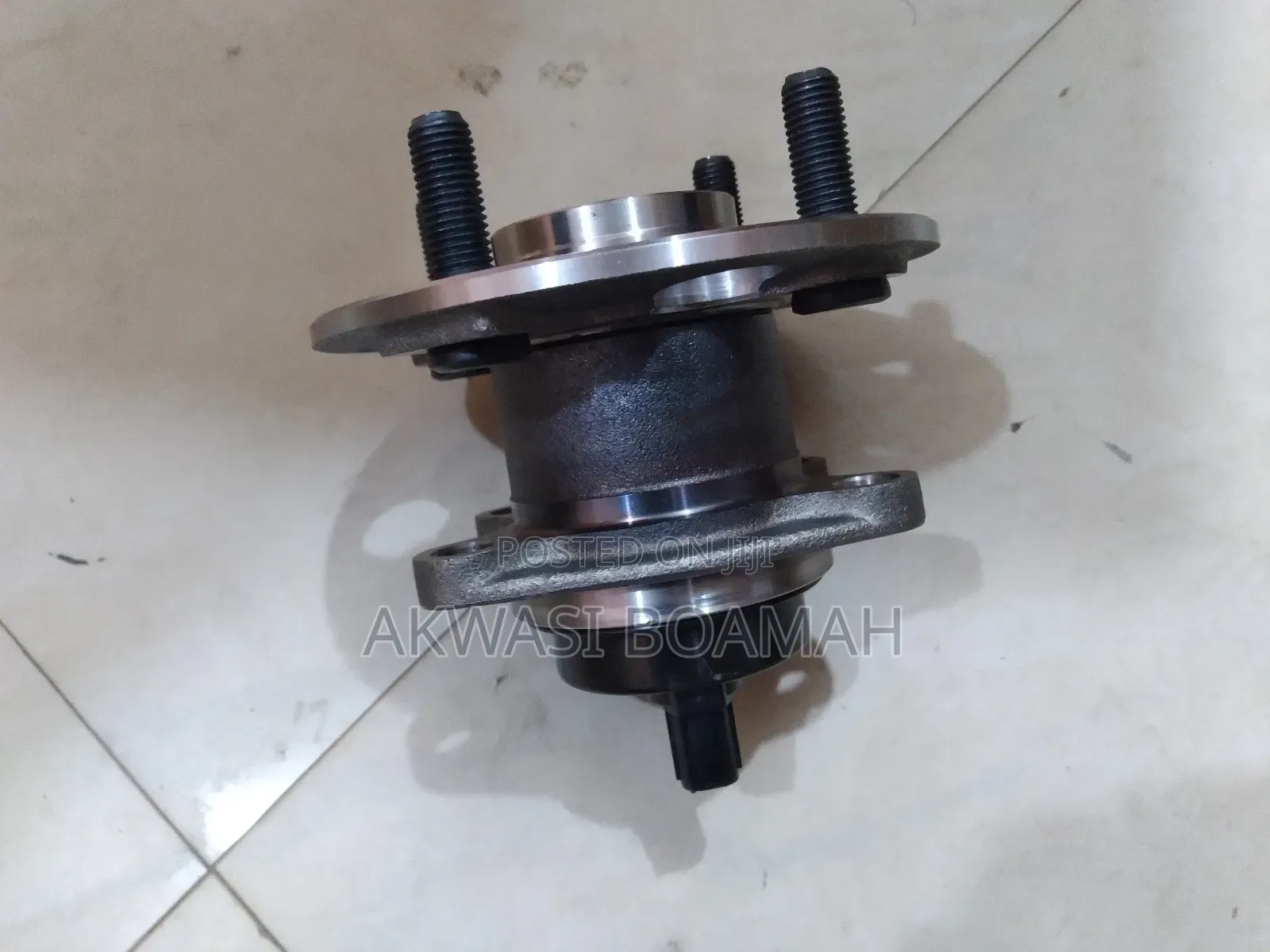Toyota Yaris , Vitz Front Hub 1pc