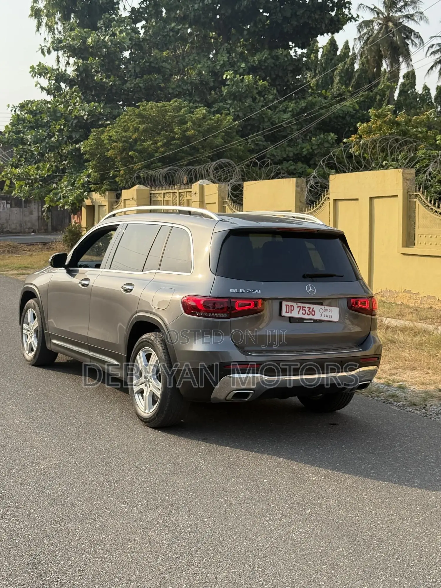 Mercedes-Benz GLB-Class GLB 250 4MATIC 2022 Gray