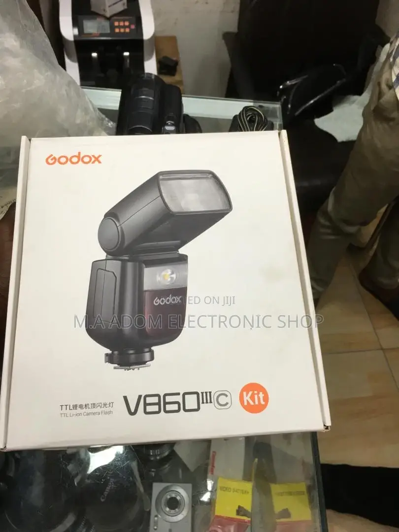Godox V860III: Pro-Level Lighting, Simplified.