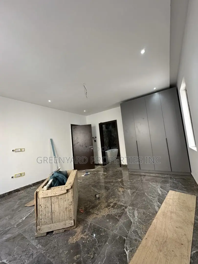 4bdrm Duplex in Ashaley Botwe for sale