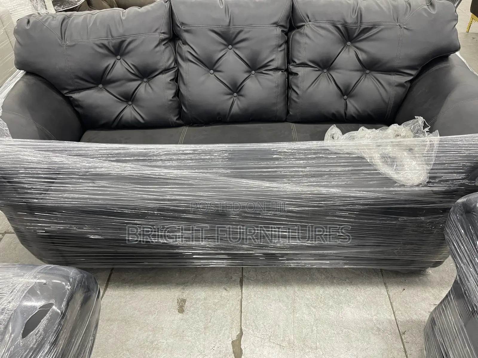Morden Black Living Room Sofa Shape With Diamond Button