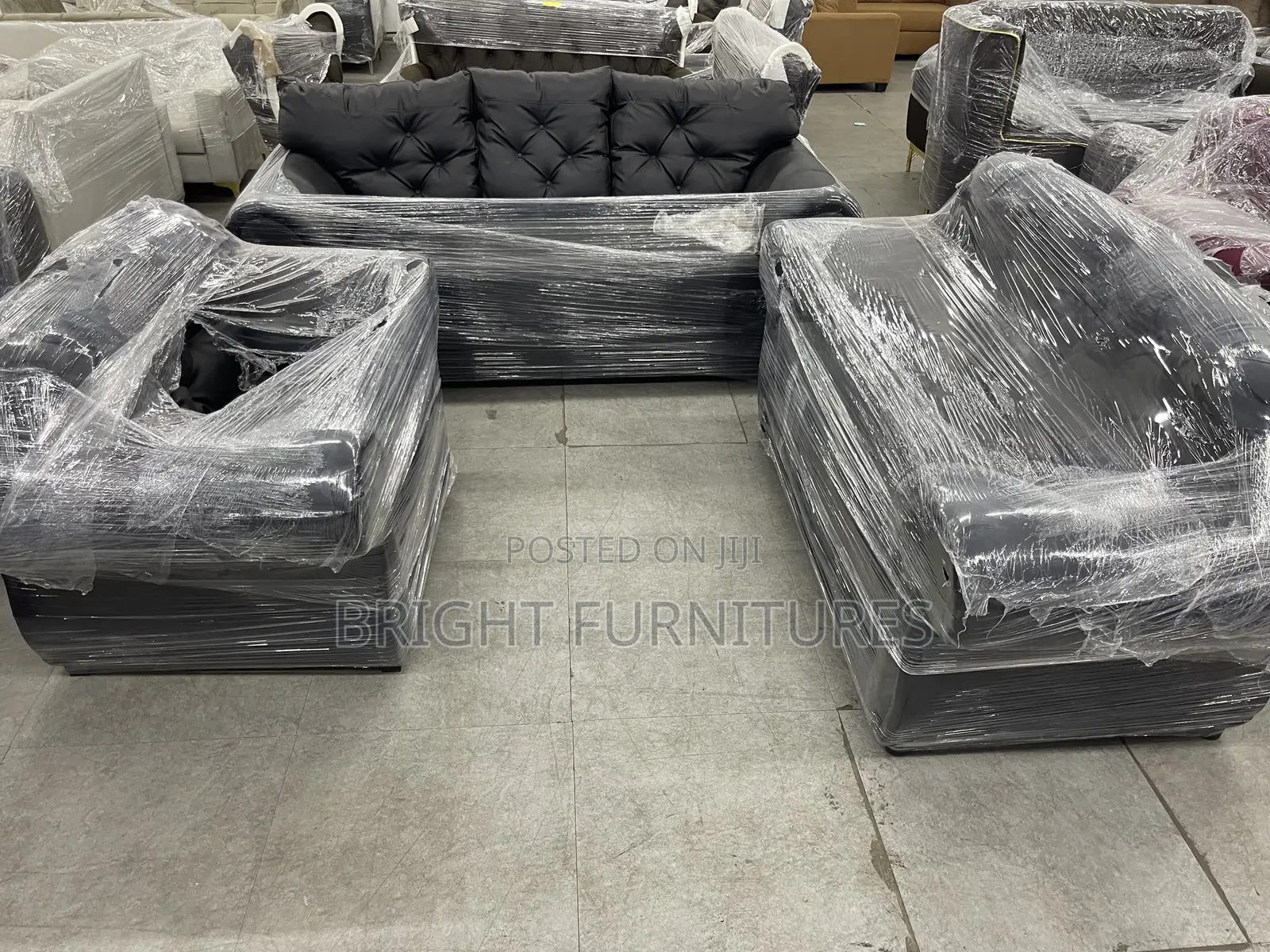 Morden Black Living Room Sofa Shape With Diamond Button