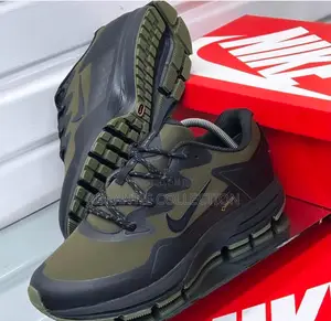 Nike Air Max Shield Goretex Sneakers