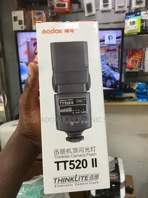 Godox TT520 II: The Flash That Makes Your Photos Pop!