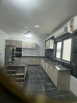4bdrm Duplex in American House, East Legon for rent