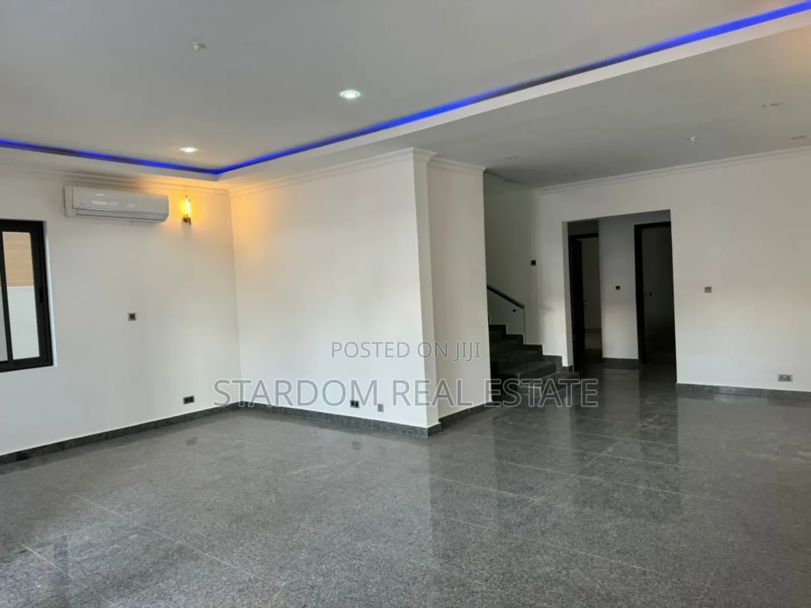 4bdrm Duplex in American House, East Legon for rent