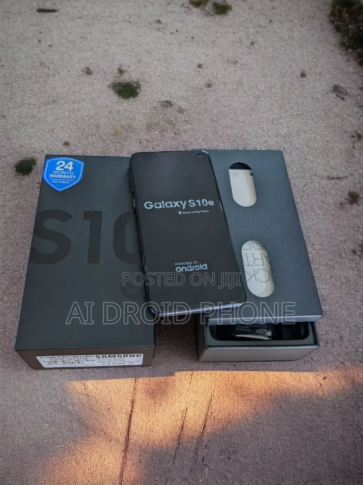 New Samsung Galaxy S10e 128 GB Gold