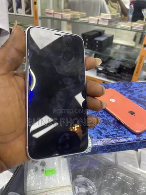 Apple iPhone XR 128 GB White