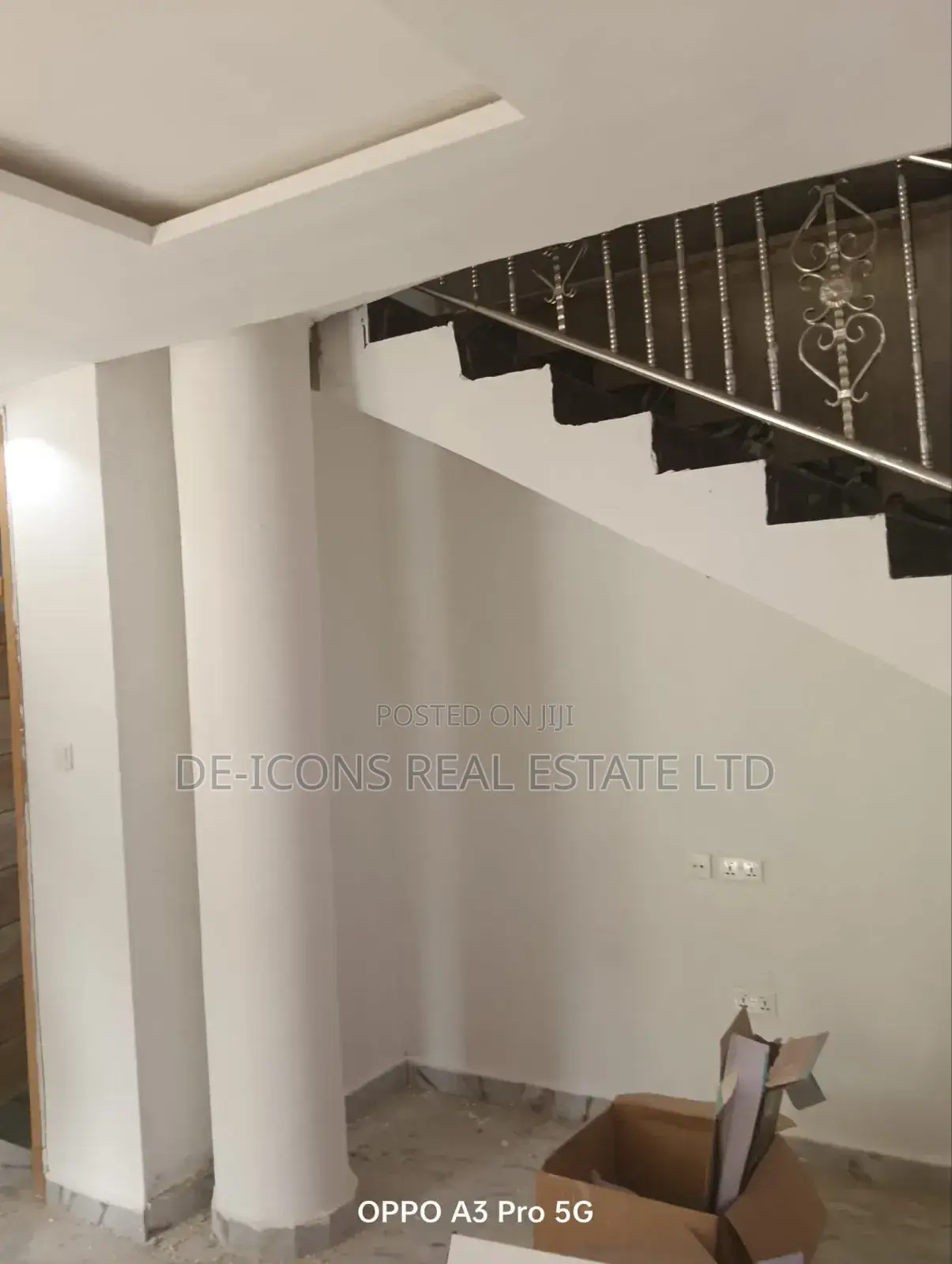2bdrm Duplex in De-Icons Real Estate, Awutu Senya East Municipal