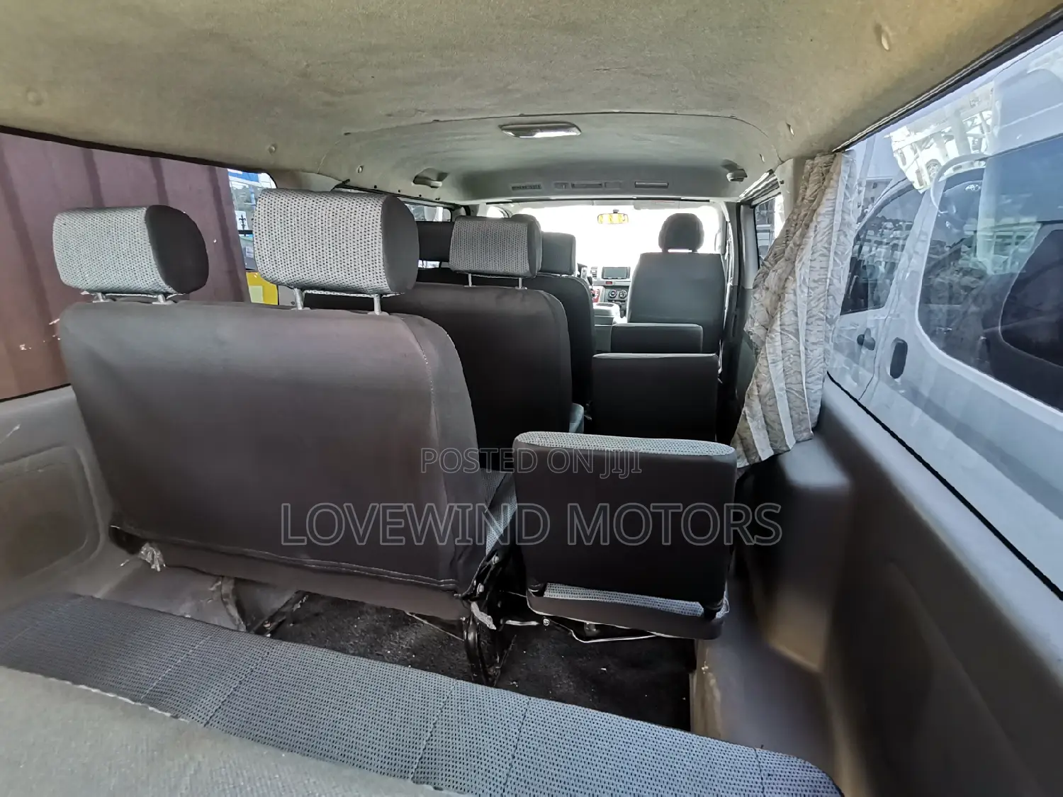 Toyota HiAce 2015 Silver