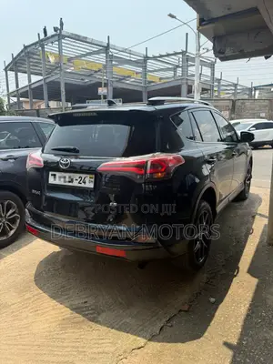 Toyota RAV4 SE AWD (2.5L 4cyl 6A) 2017 Blue