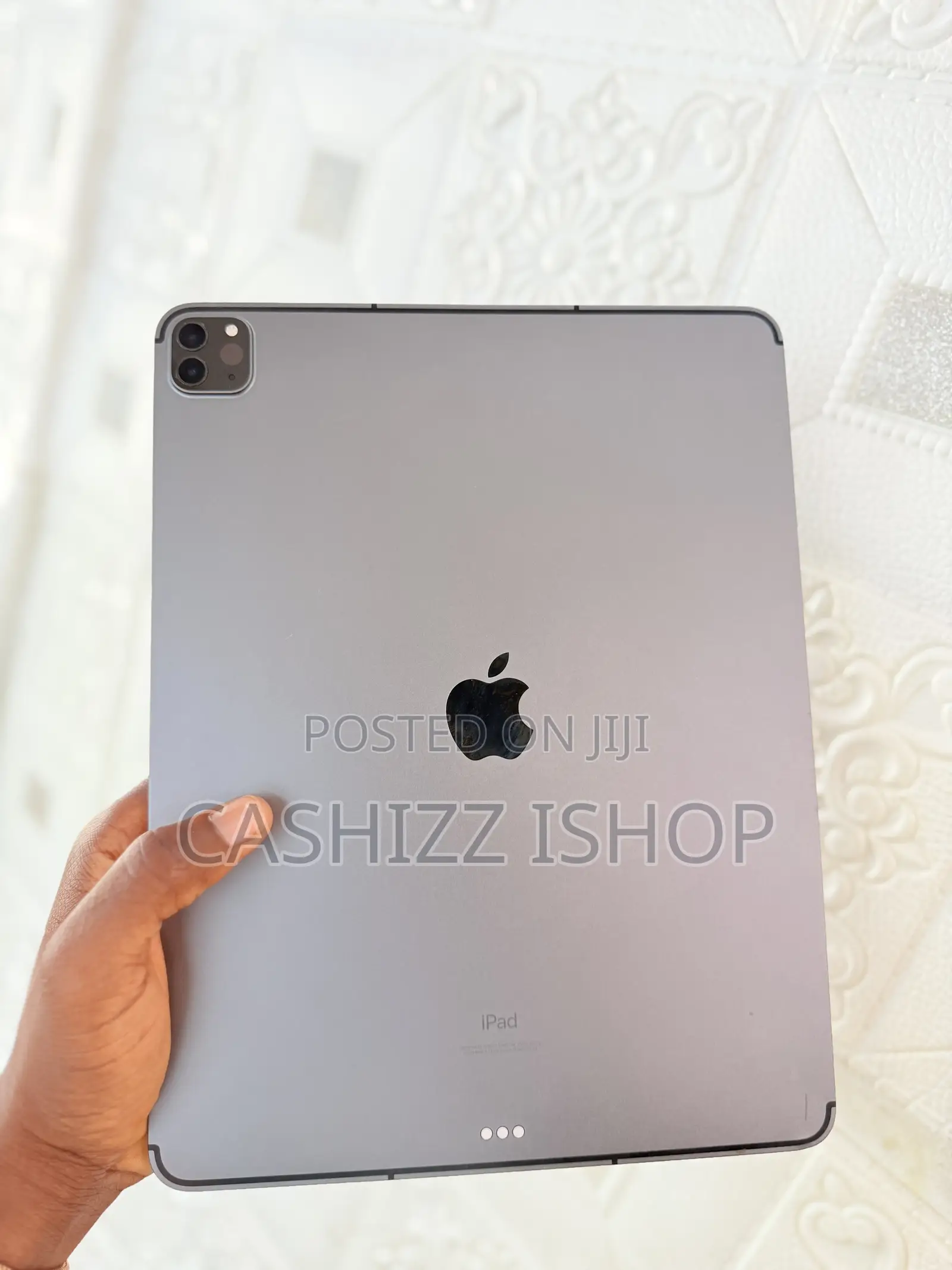 Apple iPad Pro 12.9 (2022) 8 GB Gray
