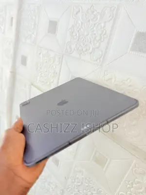 Apple iPad Pro 12.9 (2022) 8 GB Gray