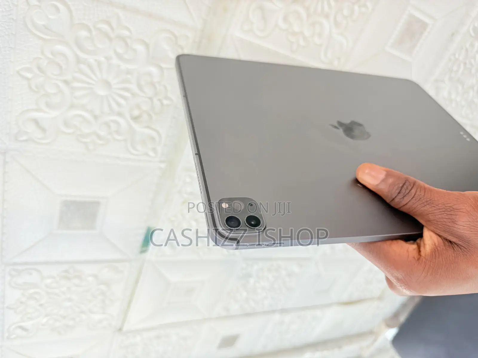 Apple iPad Pro 12.9 (2022) 8 GB Gray