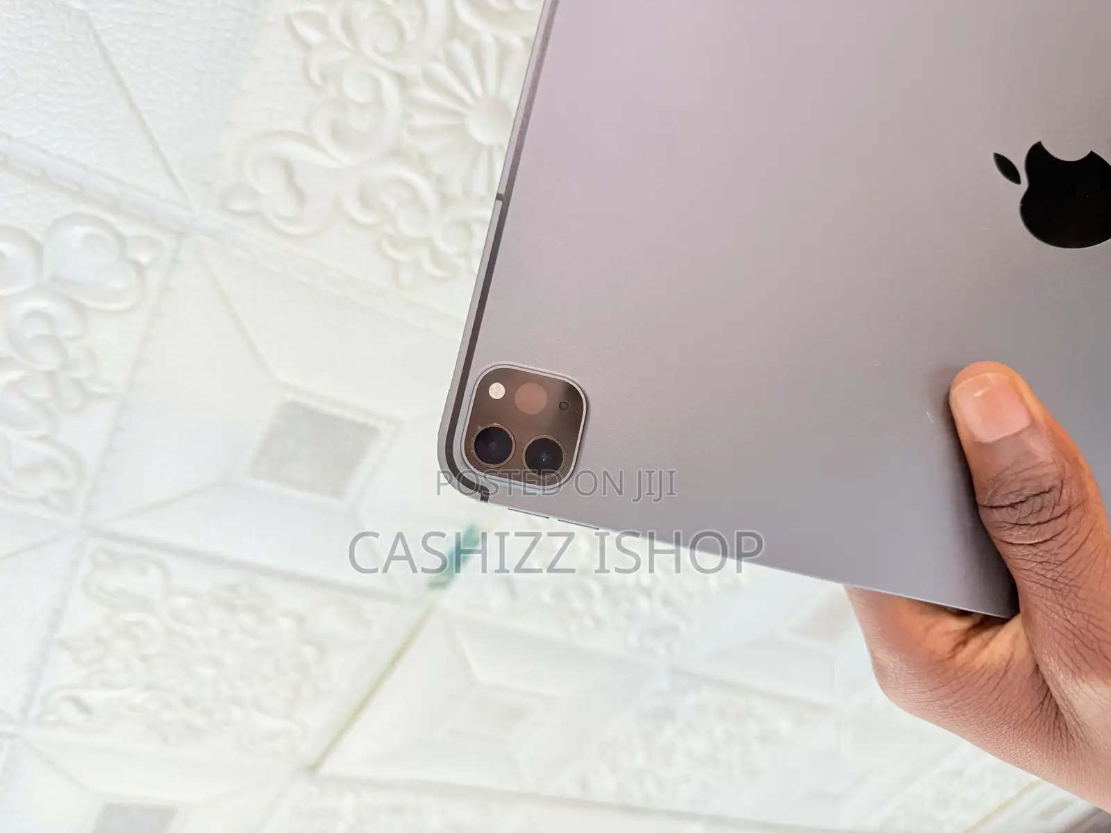 Apple iPad Pro 12.9 (2022) 8 GB Gray
