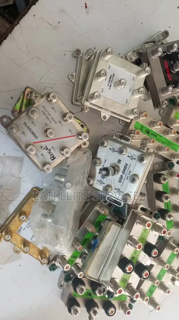 Signal Amplifier and Splitter