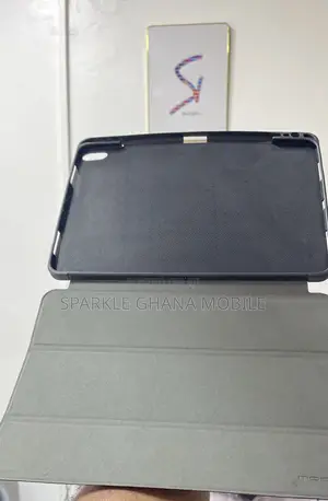 iPad 10 Gen ( Cobak Case) Black Back Case