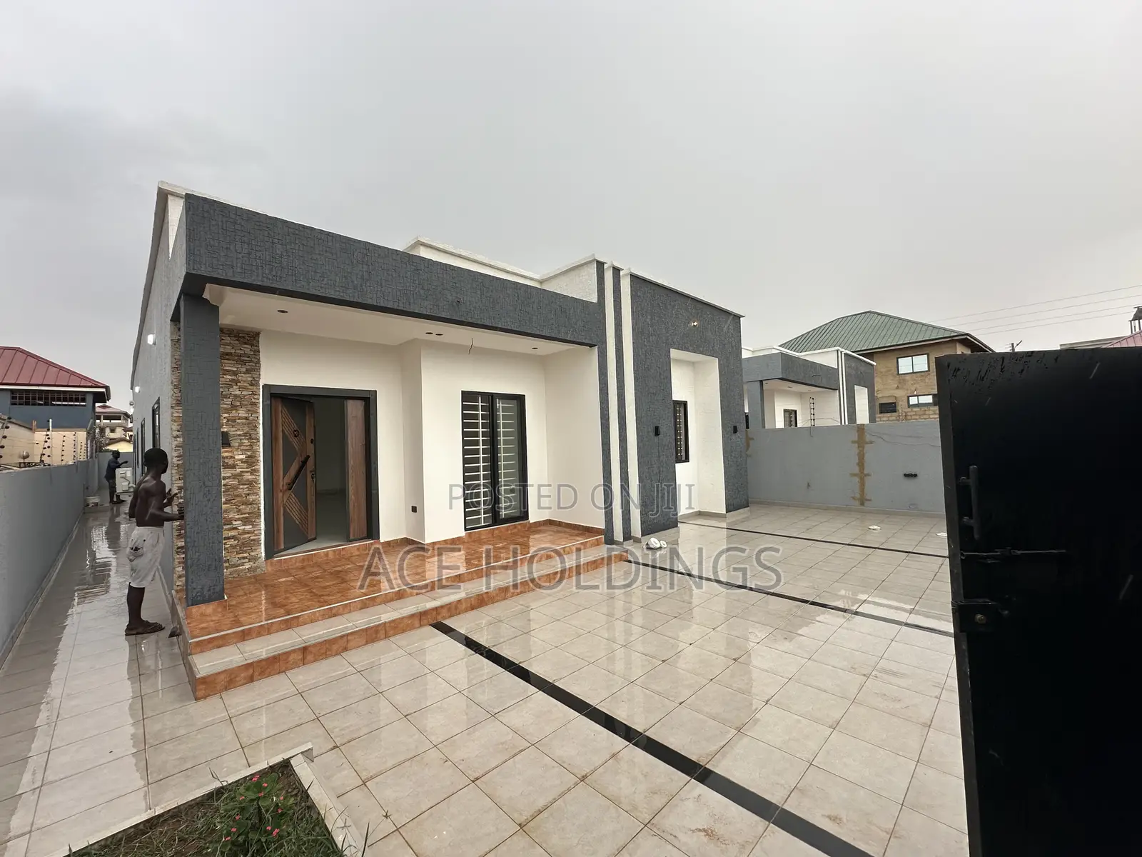 3bdrm House in Oyarifa for sale