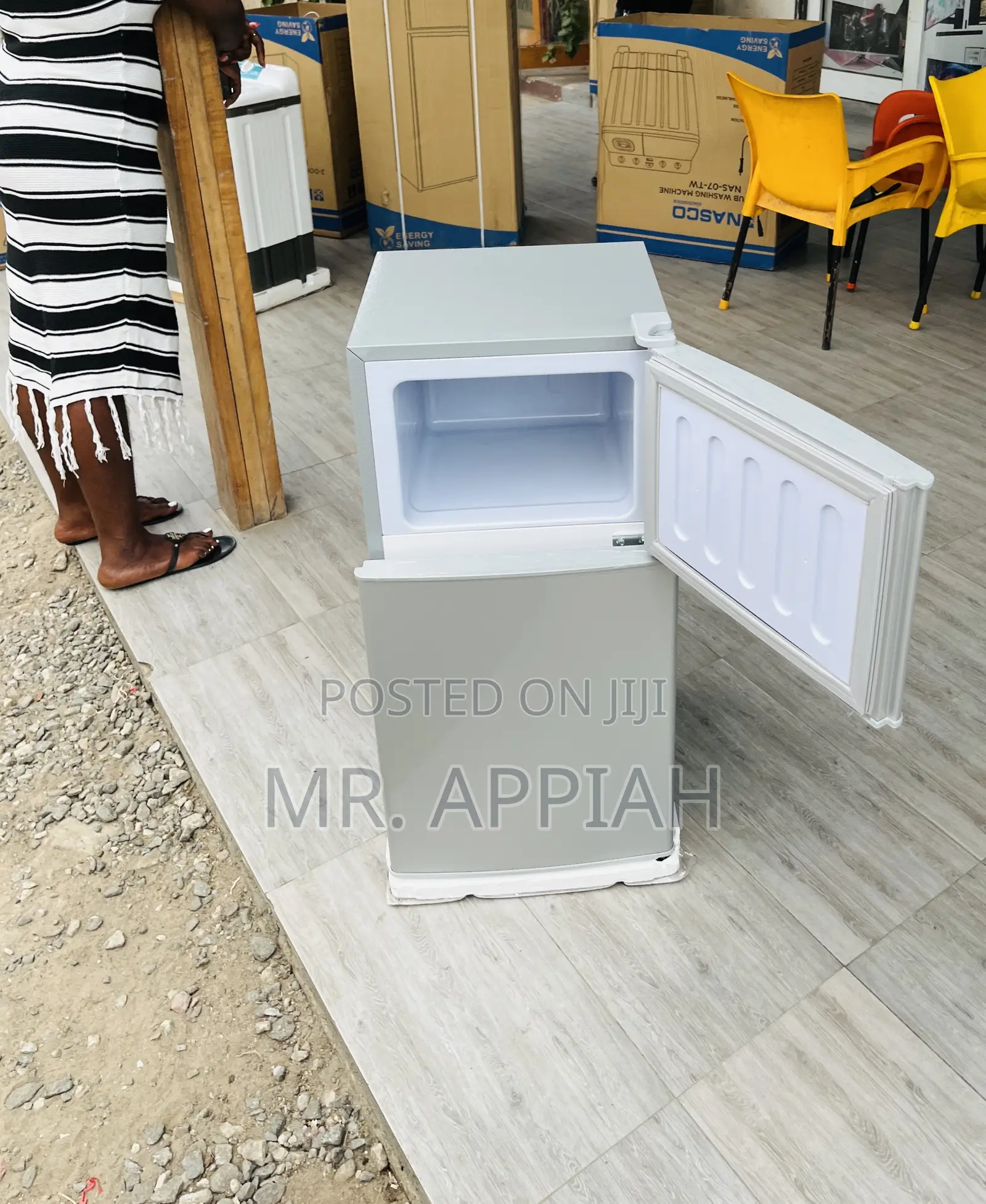 Defrost Nasco F2-11 2 Door Electric Table Top Fridge.