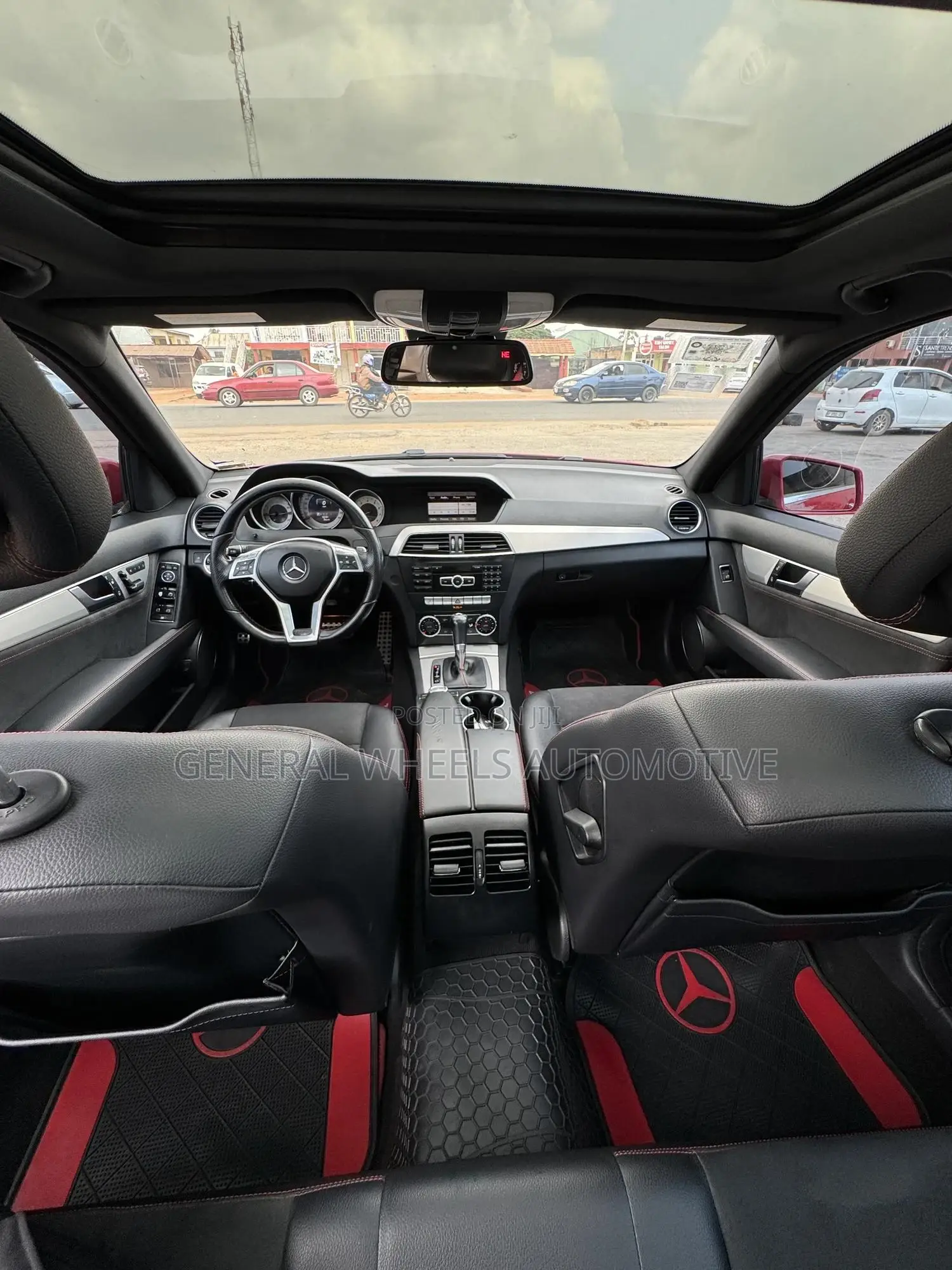 Mercedes-Benz C250 2014 Red
