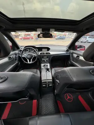 Mercedes-Benz C250 2014 Red