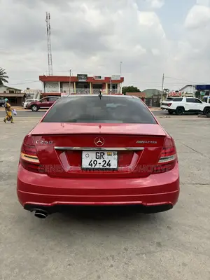 Mercedes-Benz C250 2014 Red