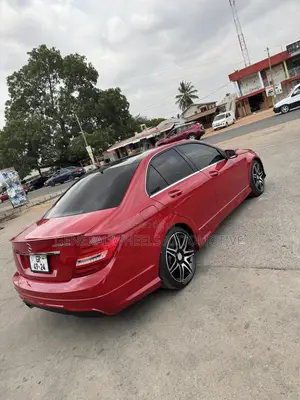 Mercedes-Benz C250 2014 Red