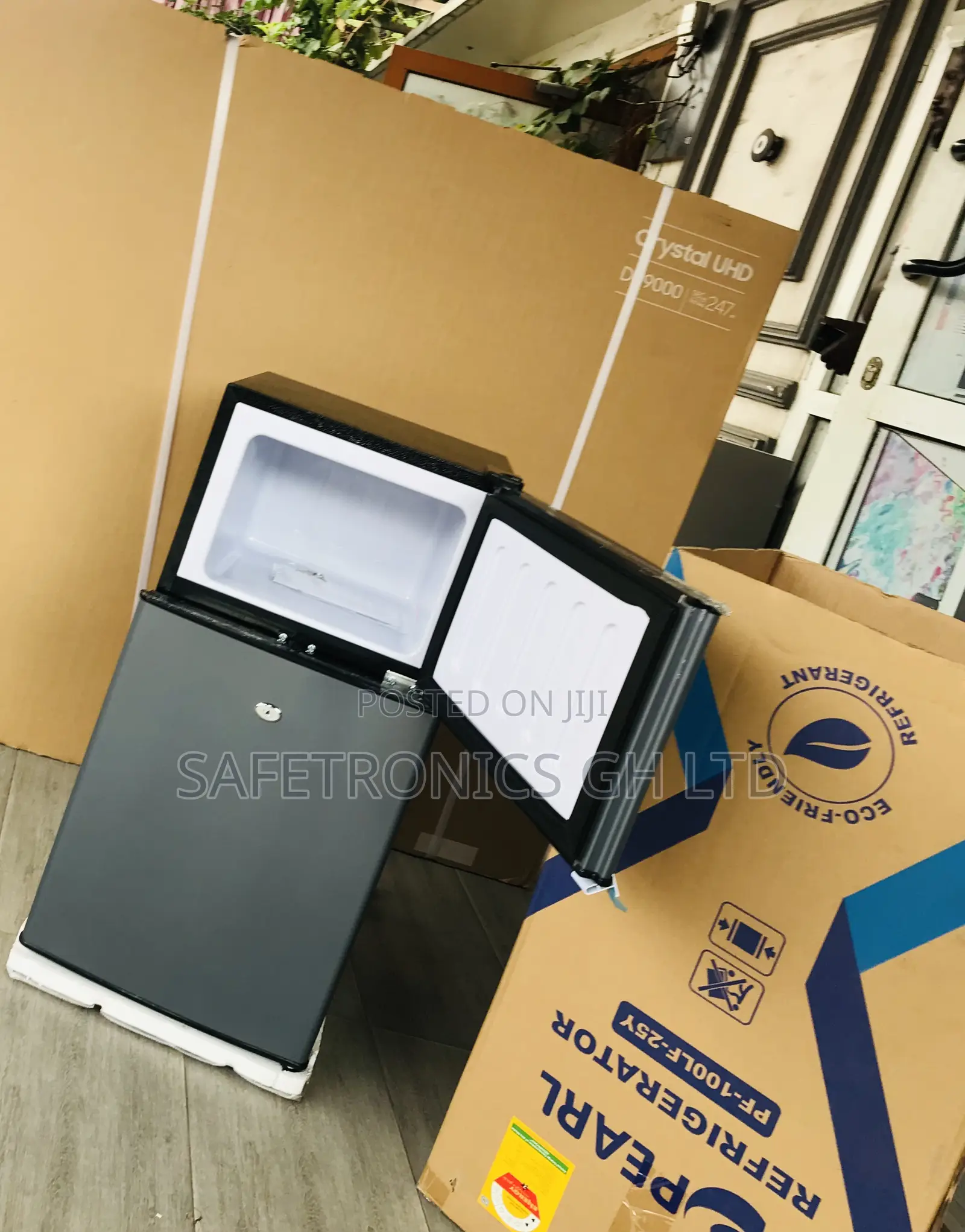 Unique Yet Quality Pearl 90L Doubledoor Top Freezer Fridge