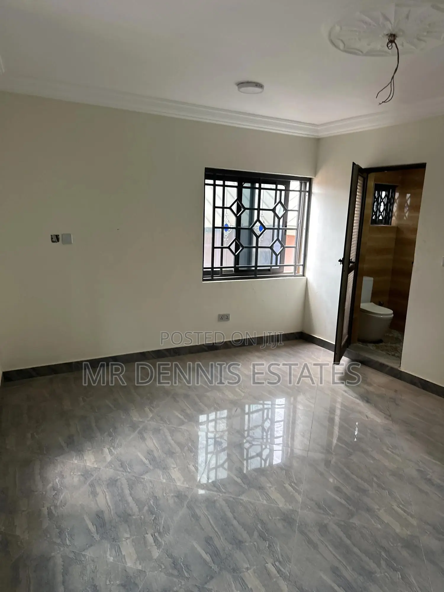 3bdrm Apartment in Westhills Mall for rent