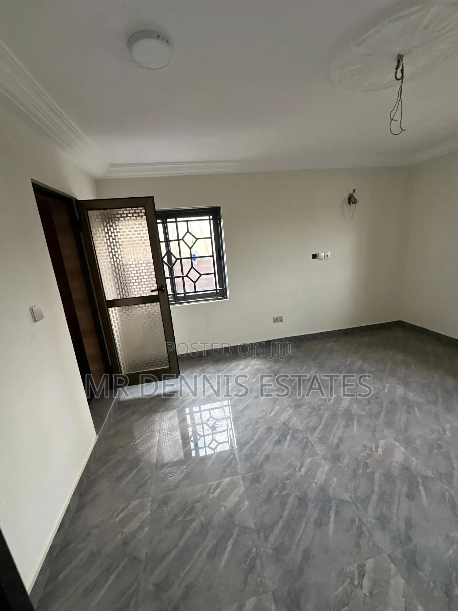 3bdrm Apartment in Westhills Mall for rent
