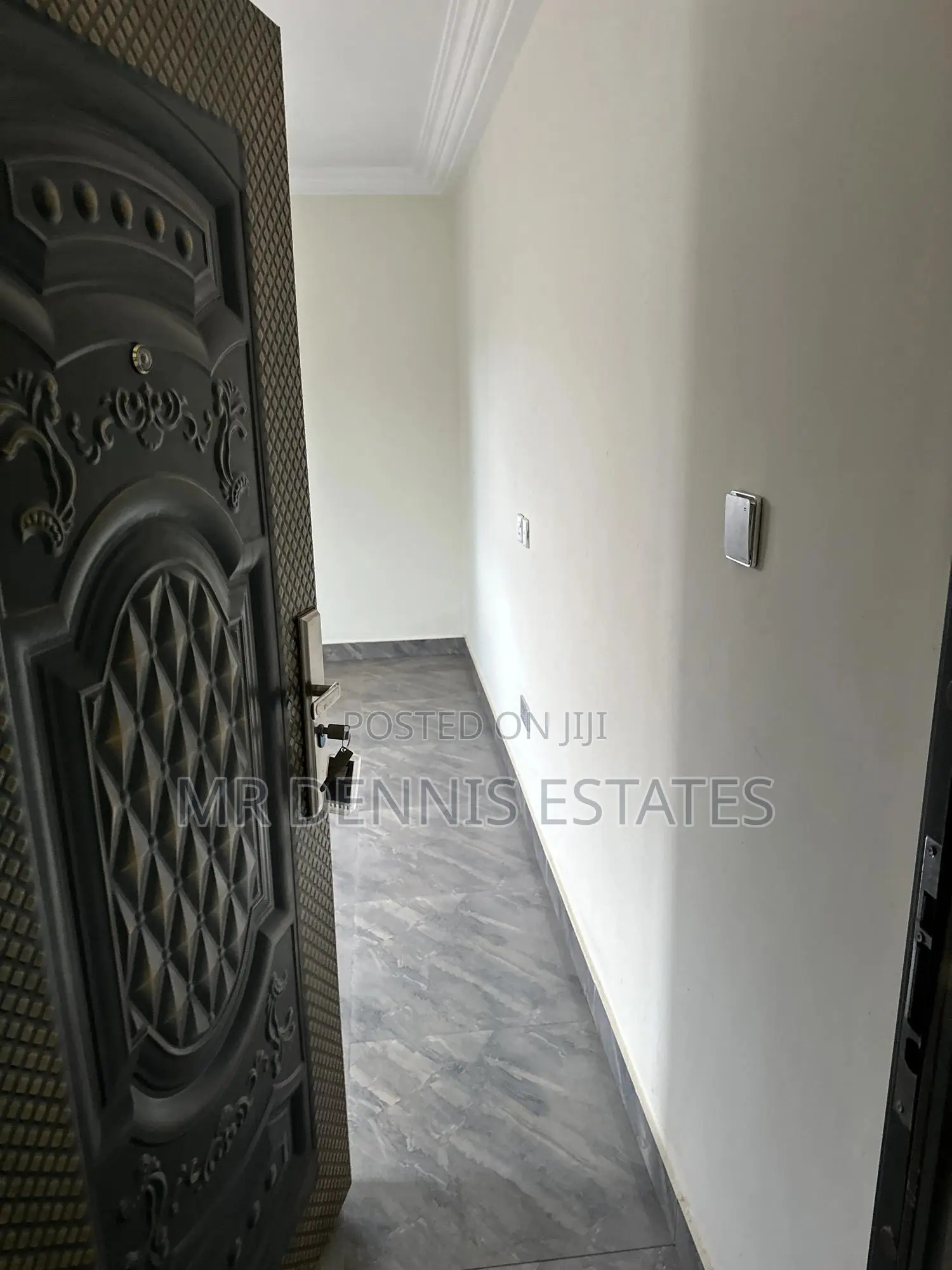 3bdrm Apartment in Westhills Mall for rent