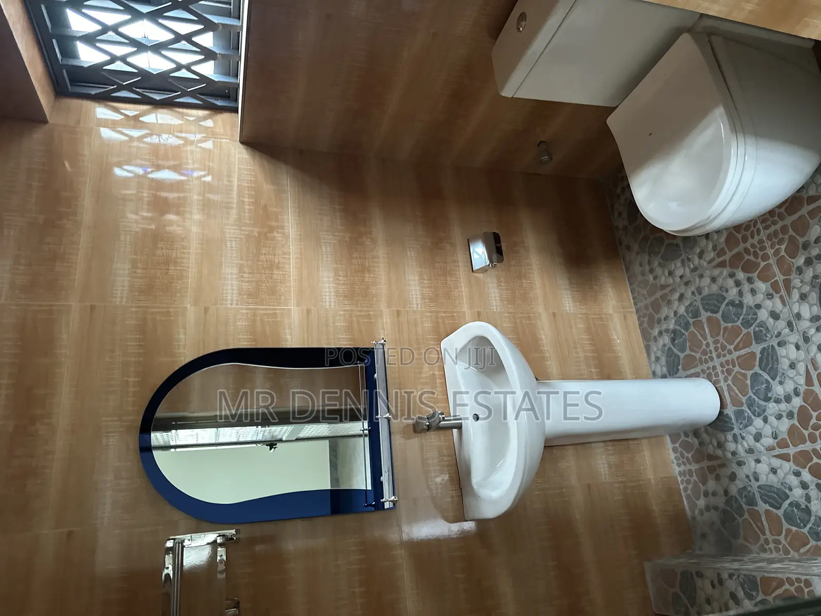 3bdrm Apartment in Westhills Mall for rent