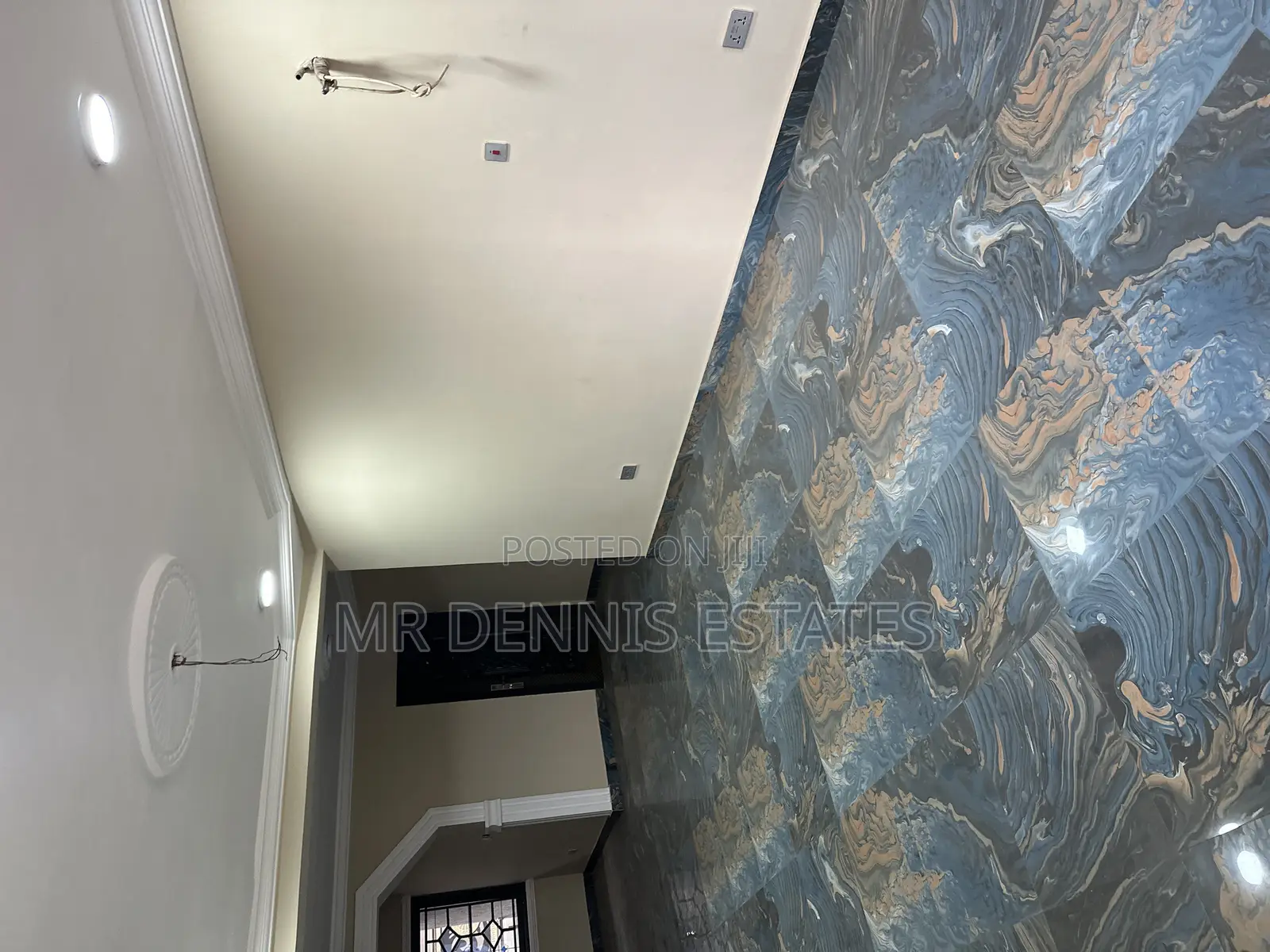 3bdrm Apartment in Westhills Mall for rent
