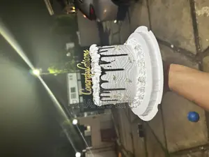 Vanilla 6 Inch Cake