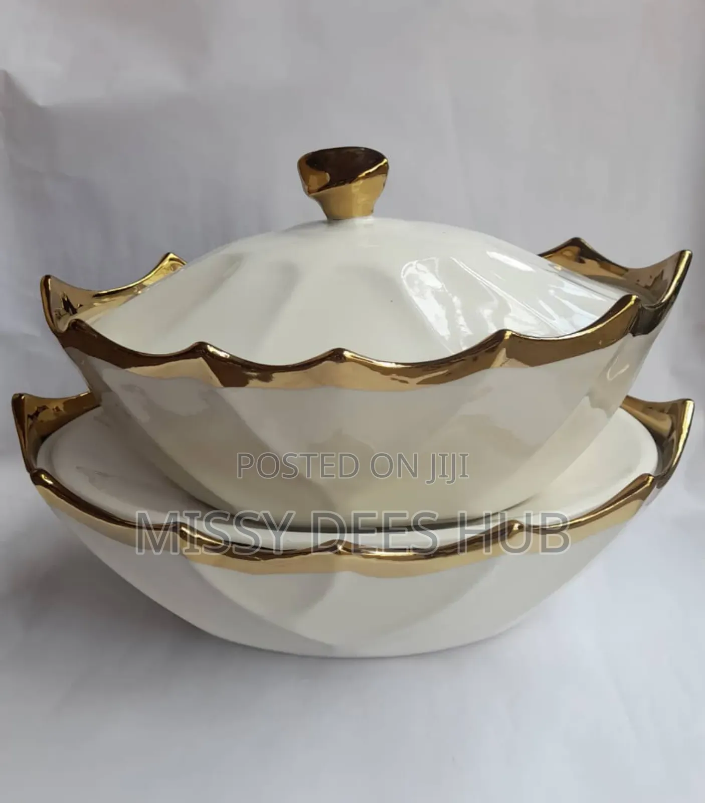 2pcs Gold+White Ceramic Serving in The
