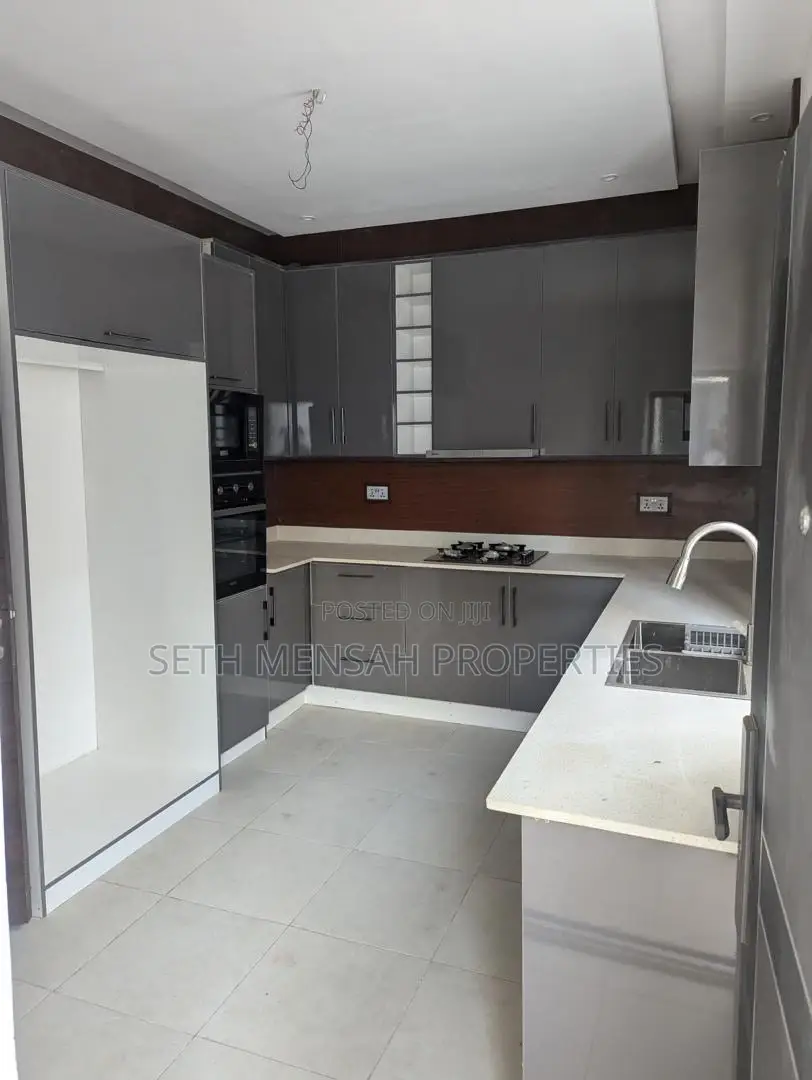 3bdrm House in Skm, Ashaley Botwe for sale