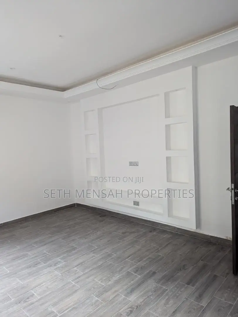 3bdrm House in Skm, Ashaley Botwe for sale