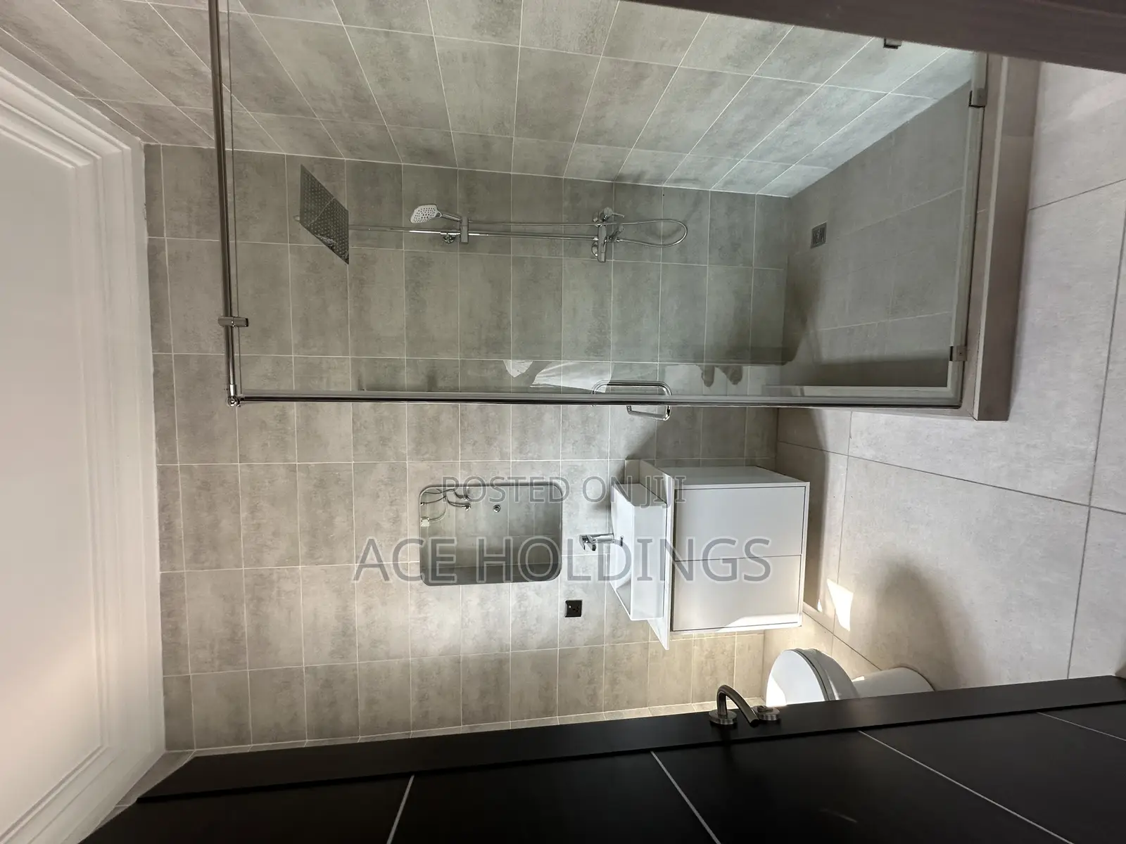 3bdrm House in Avaition, Ashaley Botwe for sale