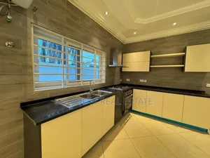 4bdrm Duplex in A&C Mall Area for rent