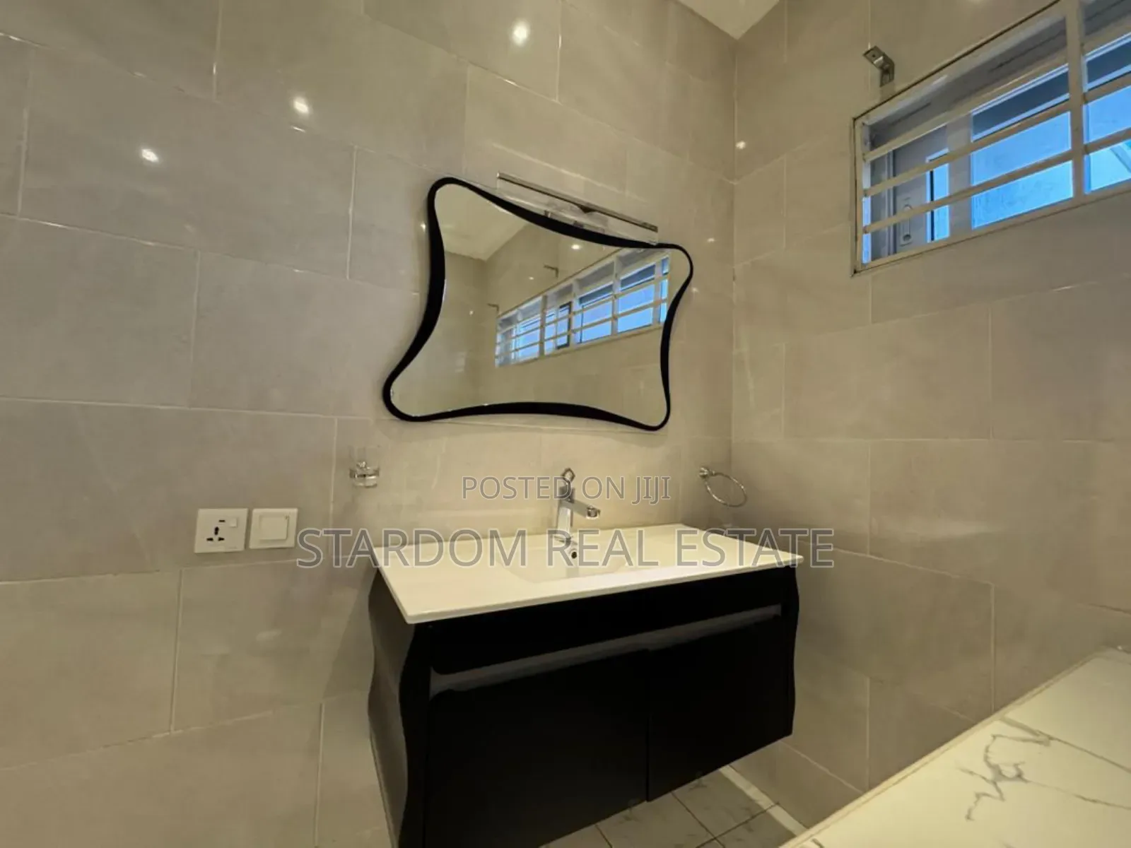 4bdrm Duplex in A&C Mall Area for rent
