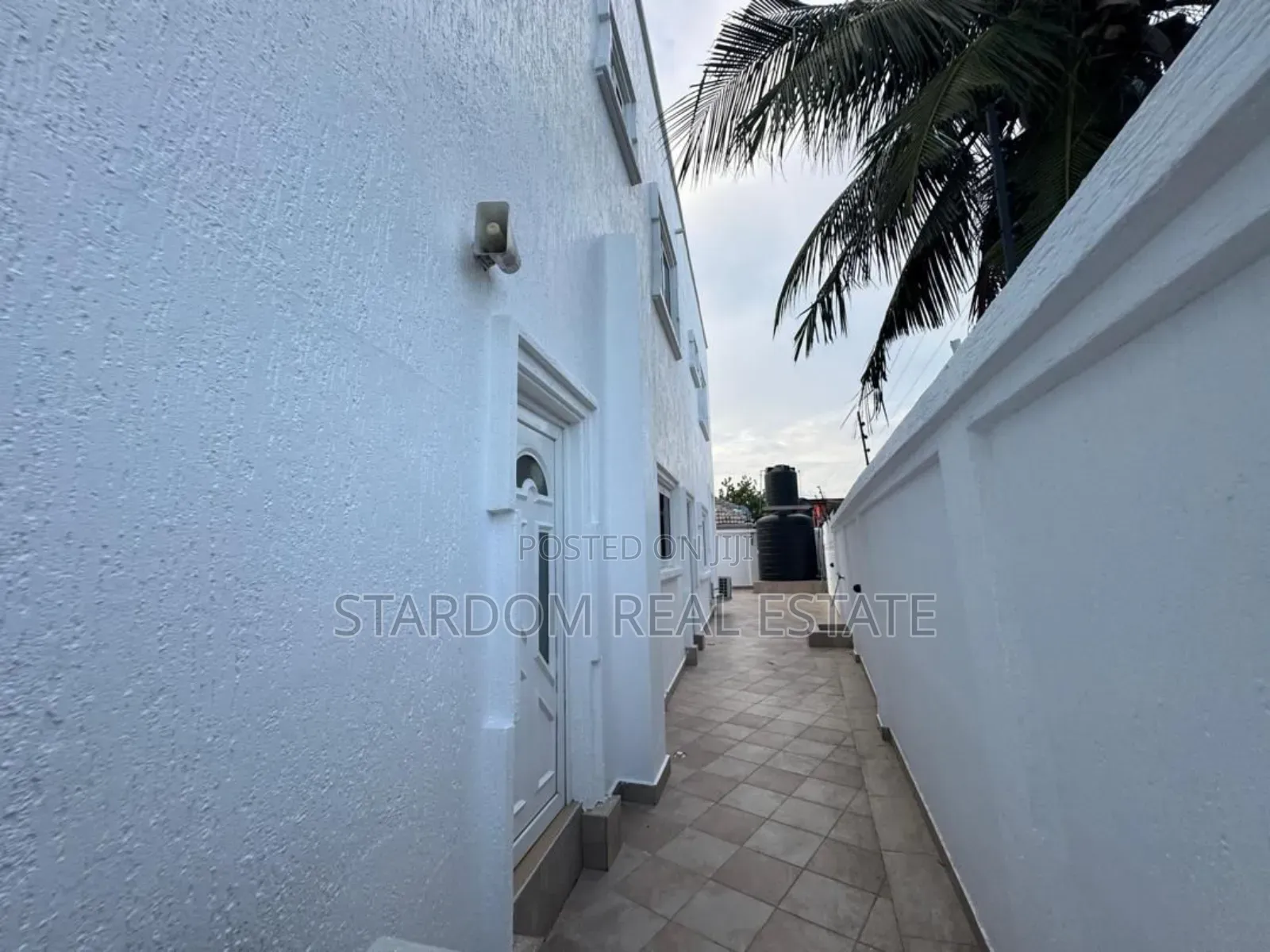4bdrm Duplex in A&C Mall Area for rent