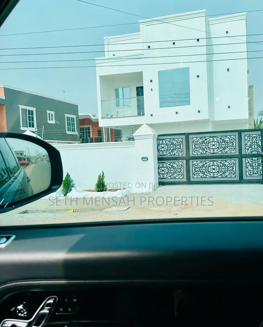 3bdrm House in Skm Property, Ashaley Botwe for sale