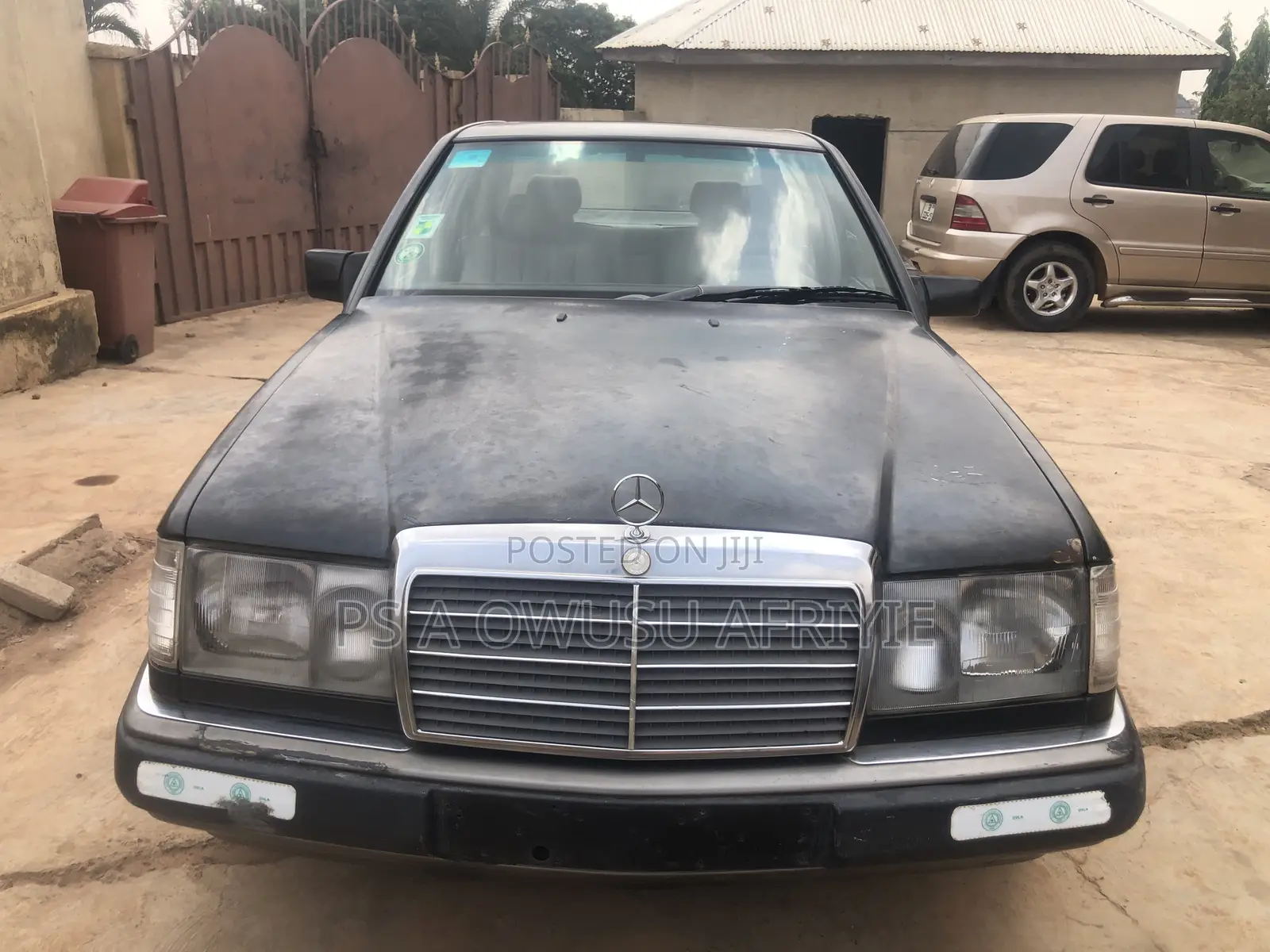 Mercedes-Benz 200E 1990 Black