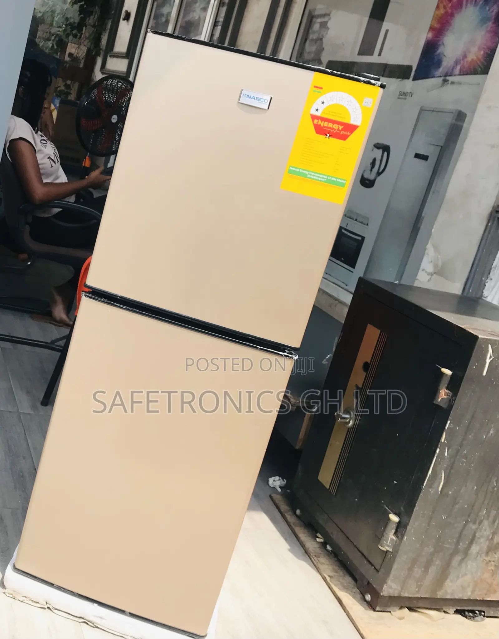 Design Gold 136L Bottom Freezer Nasd2-18fl Doubledoor Fridge