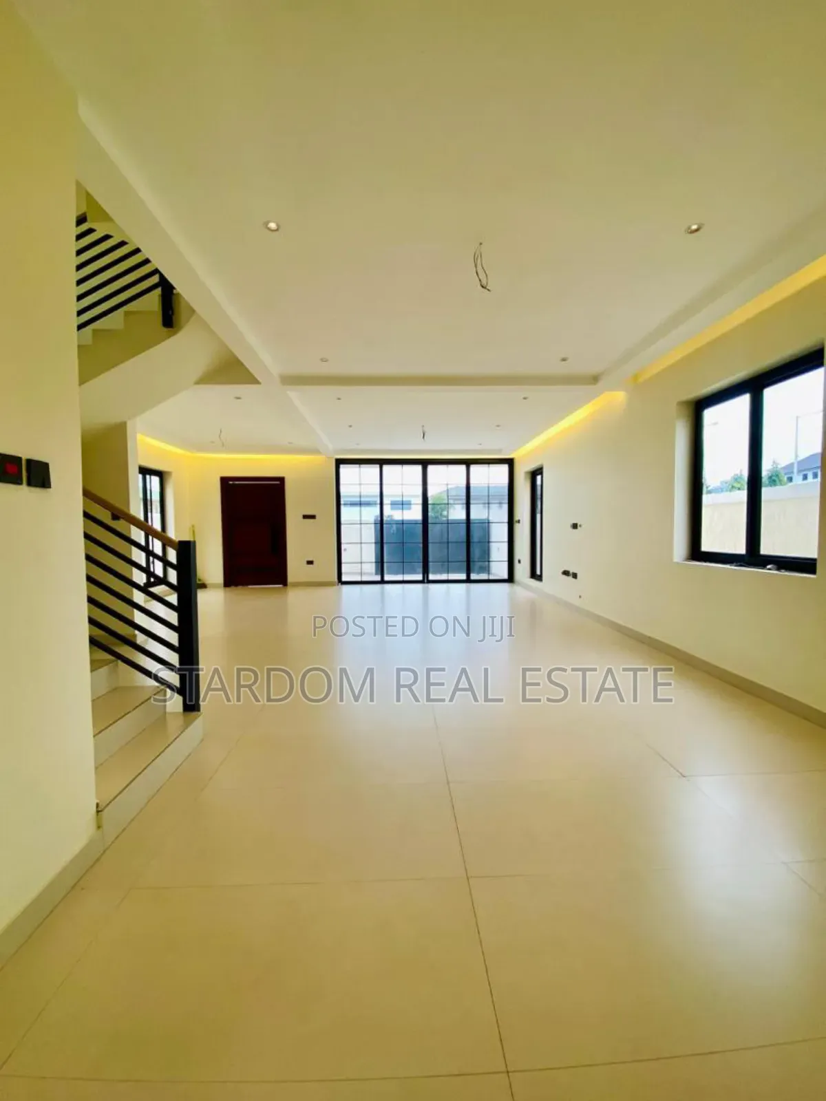 4bdrm Duplex in Dzorwulu for sale