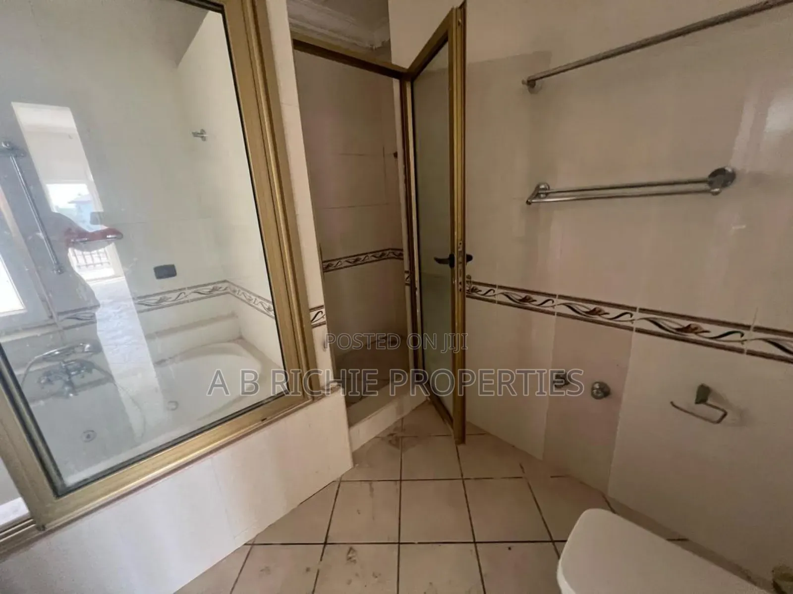 5bdrm Mansion in Ab Richie Properties, East Legon for sale